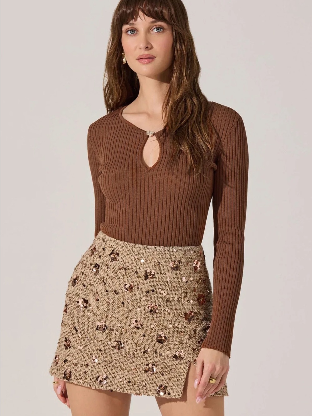 ASTR Lynly Ribbed Keyhole Sweater - Nutmeg / XS
